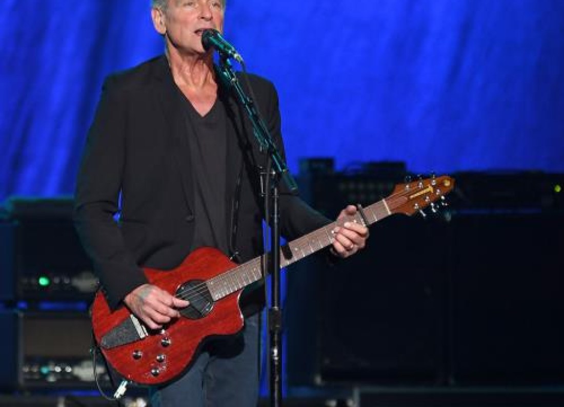 Lindsey Buckingham court