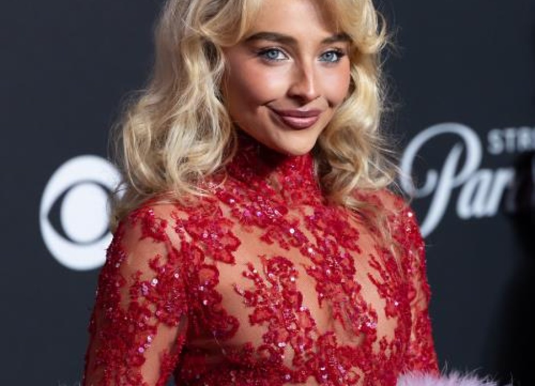 Sabrina Carpenter performing