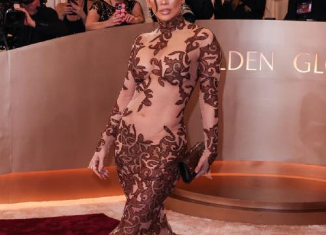 Jennifer Lopez performing