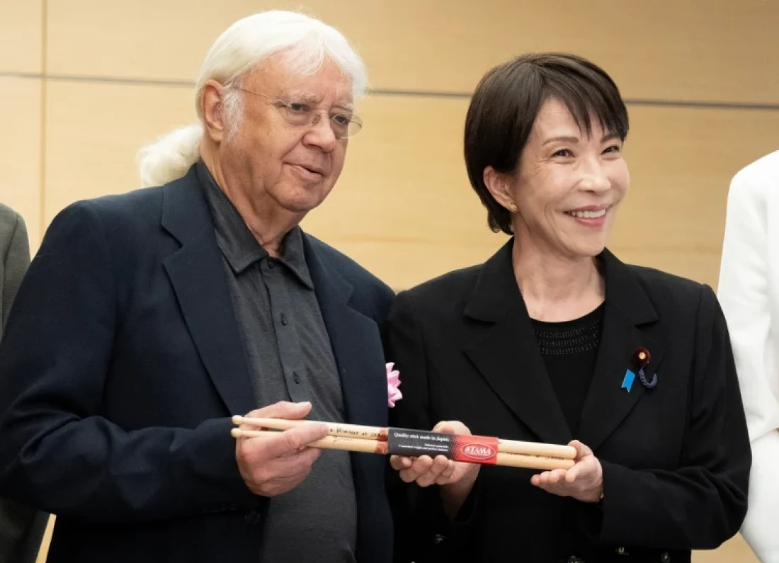 politician meeting rockstar