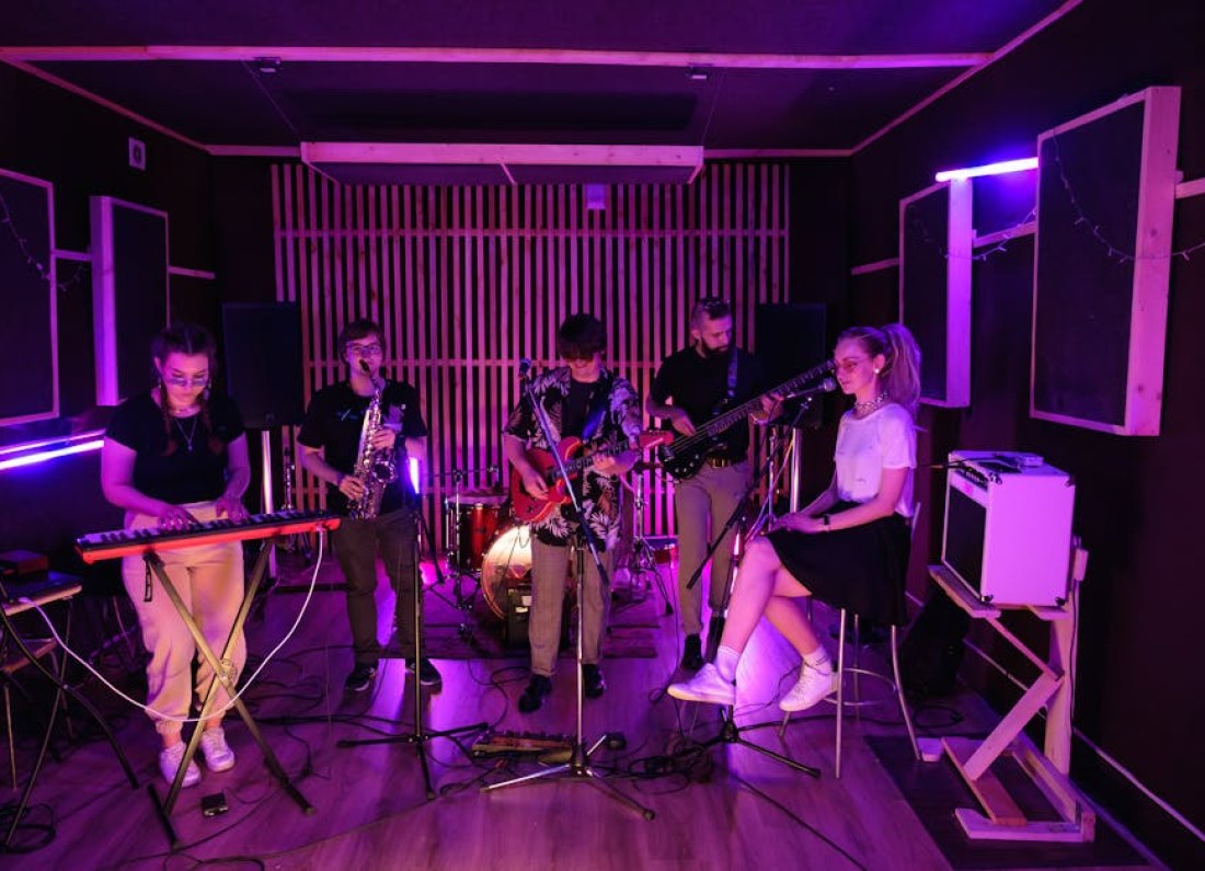 band interview studio