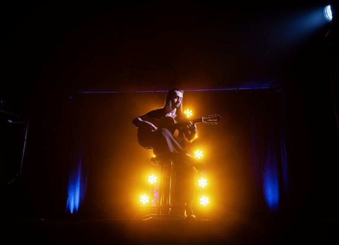 Noah Kahan performance