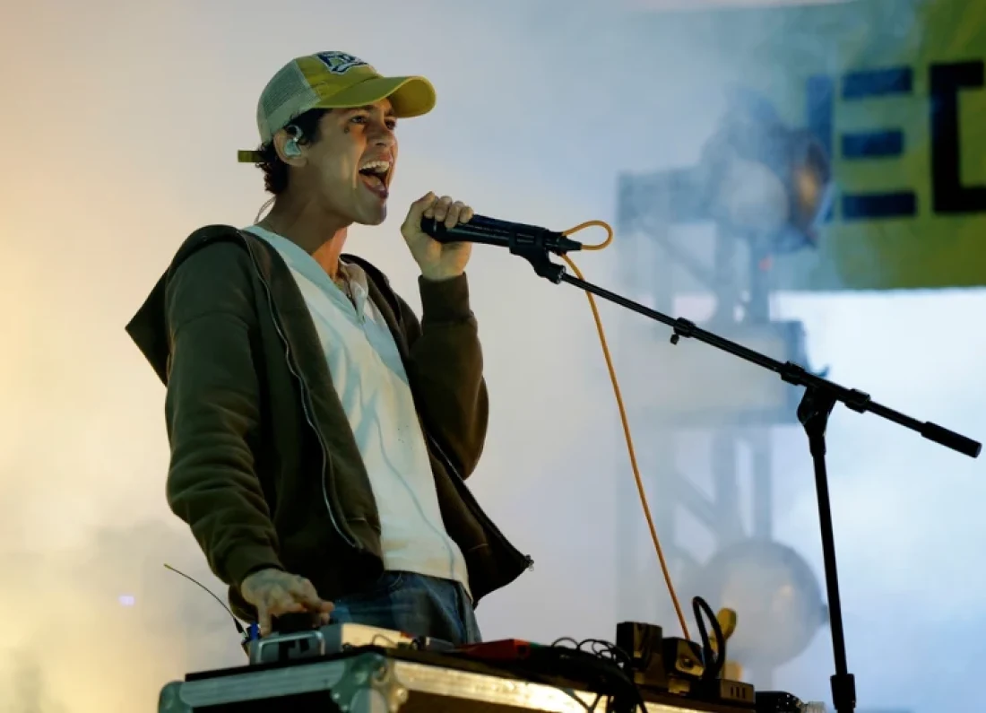 music festival crowd