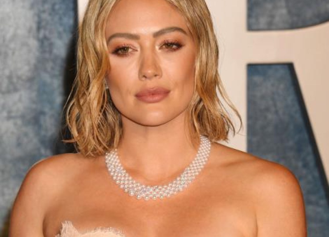 Hilary Duff family tour bus