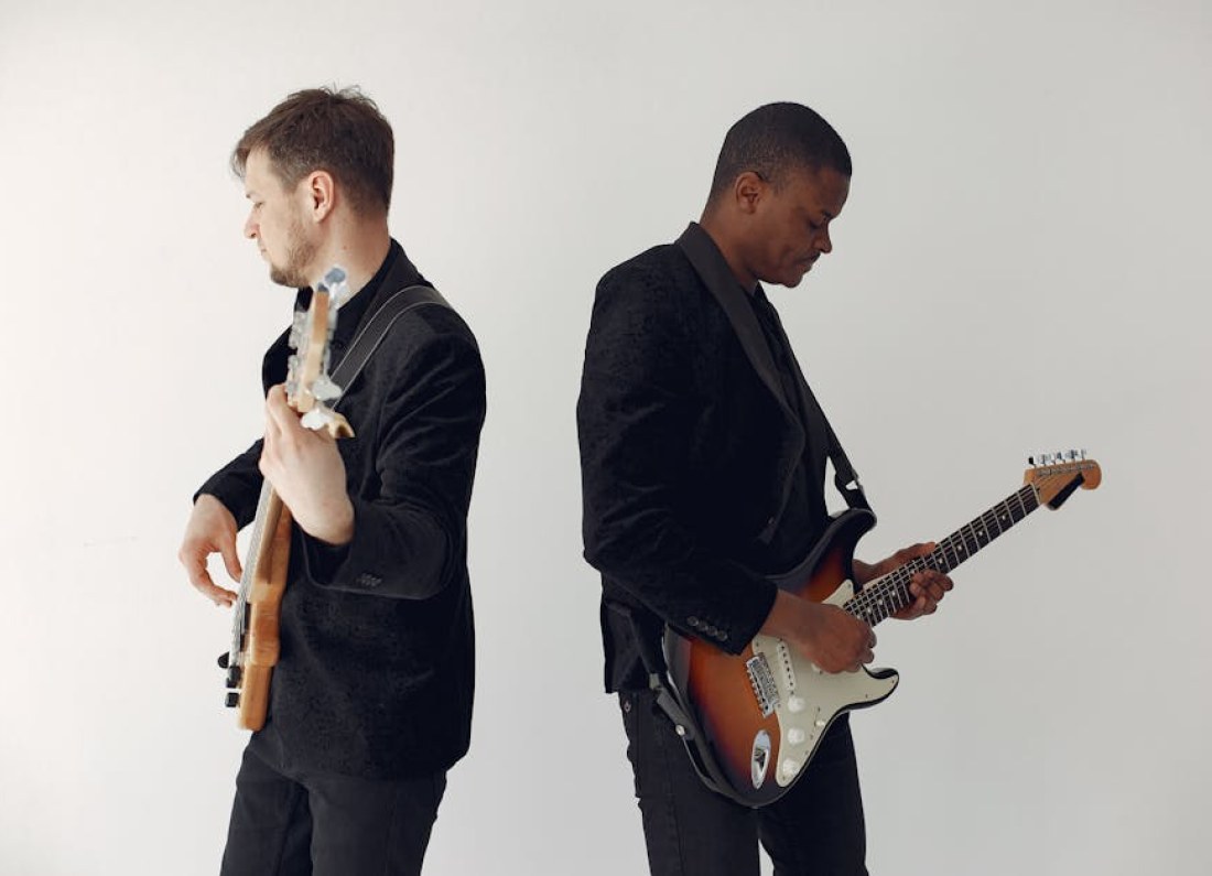 duo musicians studio