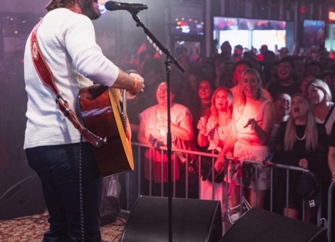 Thomas Rhett concert stage