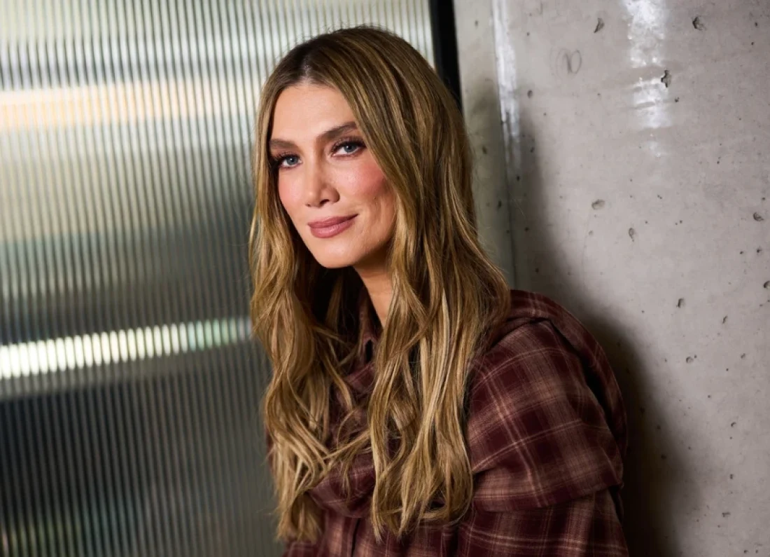 Delta Goodrem singing