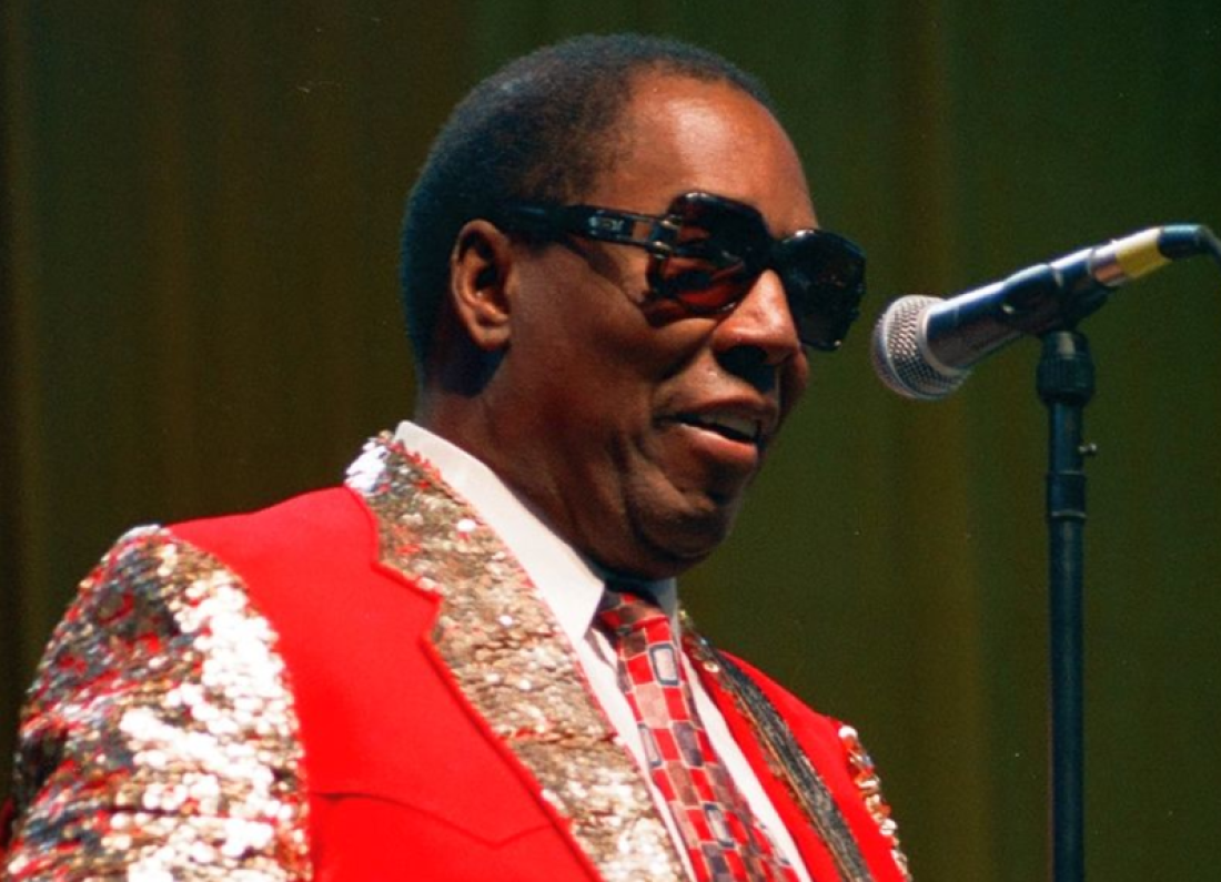 Clarence Carter performing