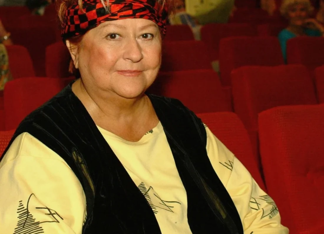Danuta Rinn smiling on stage