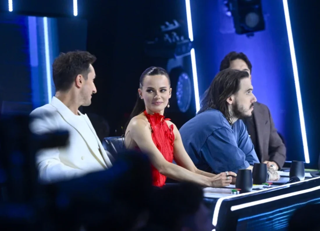 finalists stage performance