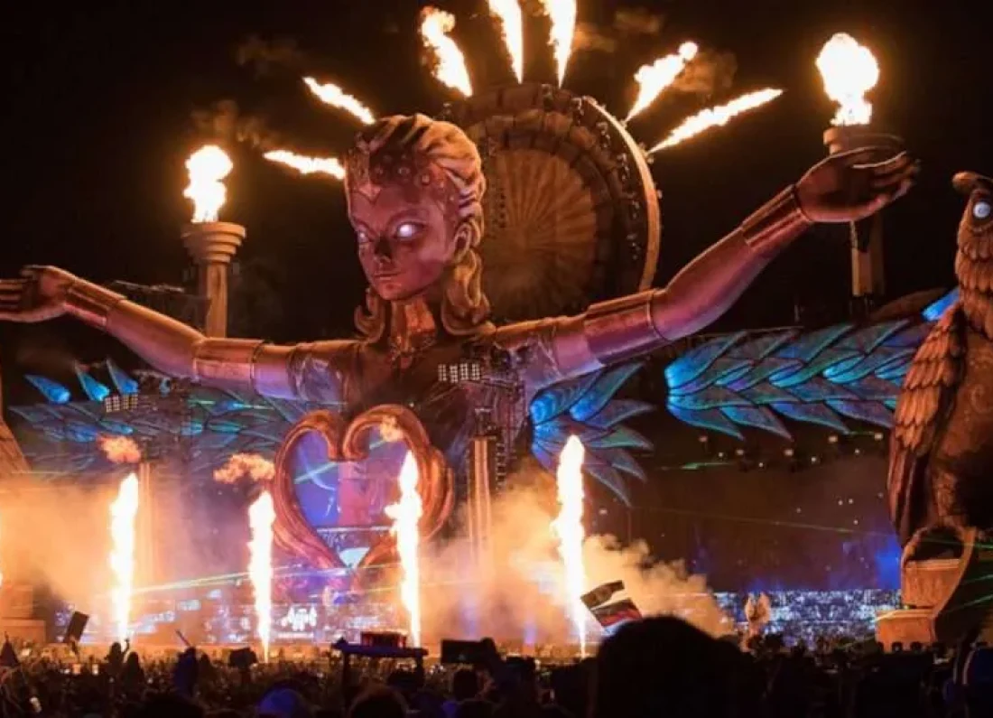 EDC Las Vegas crowd